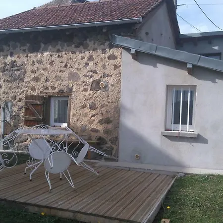 Location Insolite Dans Un Four A Pain Saint-Etienne-de-Carlat Exterior photo